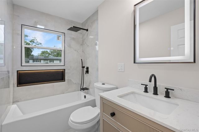 2907 Sipp Avenue, Medford, NY 11763