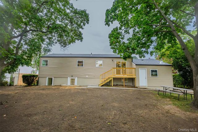 2907 Sipp Avenue, Medford, NY 11763