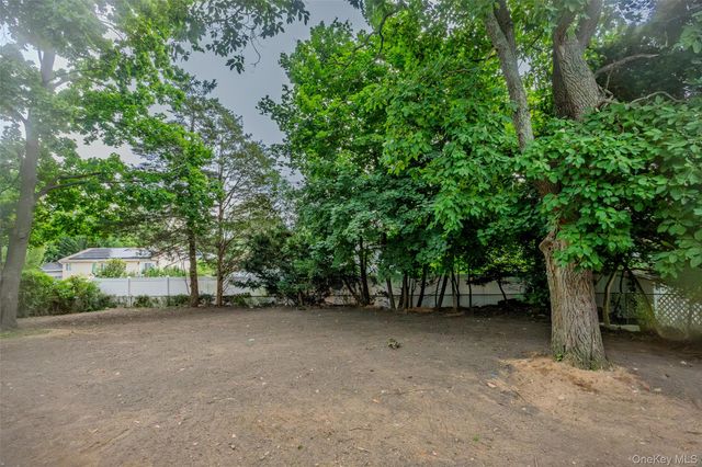 2907 Sipp Avenue, Medford, NY 11763