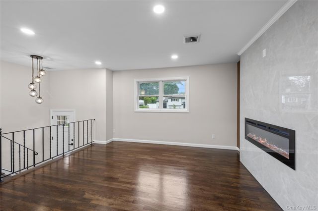 2907 Sipp Avenue, Medford, NY 11763