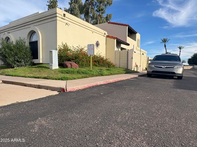 3203 W Loma Lane 5, Phoenix, AZ 85051