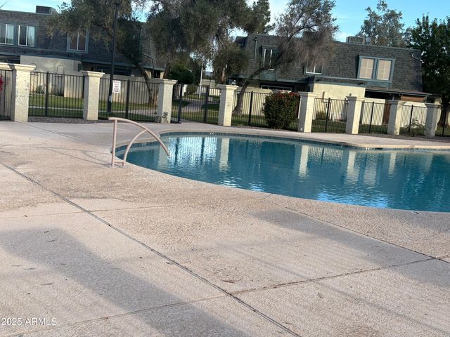 3203 W Loma Lane 5, Phoenix, AZ 85051