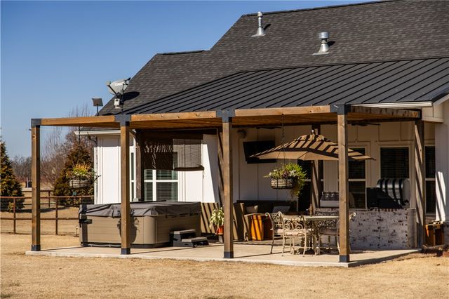 13885 N Mount Olive Road, Gravette, AR 72736