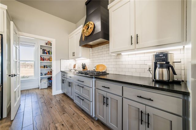 13885 N Mount Olive Road, Gravette, AR 72736