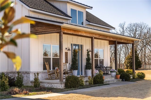 13885 N Mount Olive Road, Gravette, AR 72736