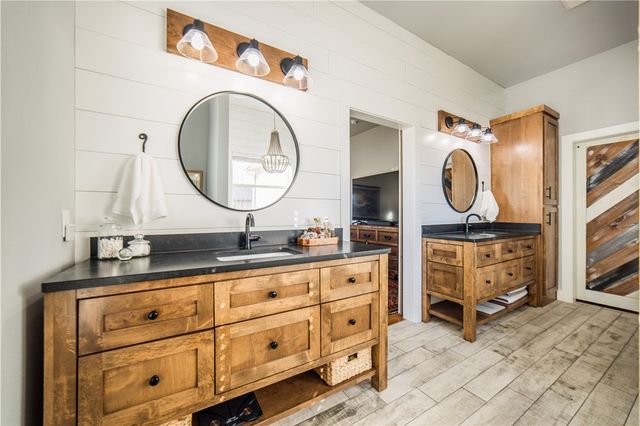 13885 N Mount Olive Road, Gravette, AR 72736