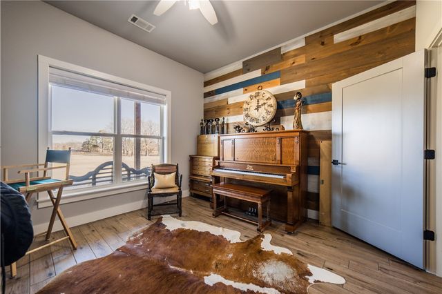 13885 N Mount Olive Road, Gravette, AR 72736