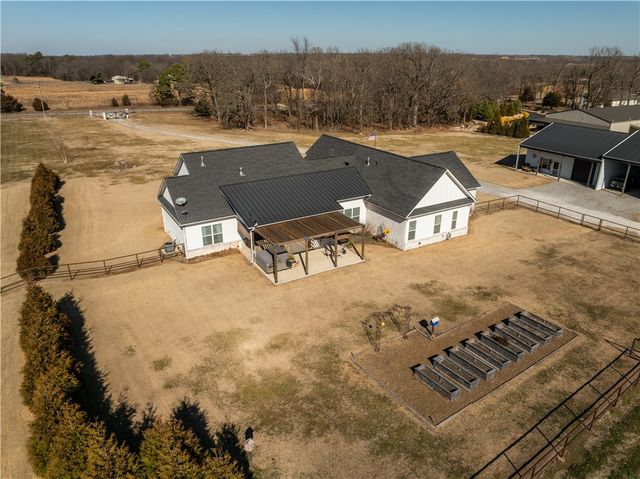 13885 N Mount Olive Road, Gravette, AR 72736