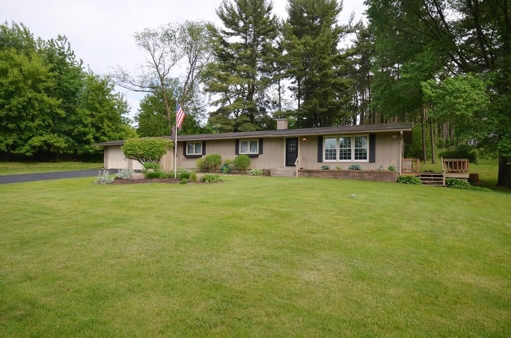W8059 Bay View DRIVE, Whitewater, WI 53190