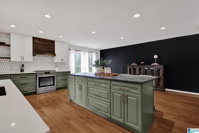 1804 CHANDCROFT DRIVE, Pelham, AL 35124