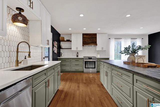 1804 CHANDCROFT DRIVE, Pelham, AL 35124