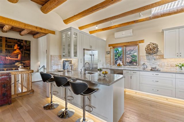 333 Magdalena Road, Santa Fe, NM 87501