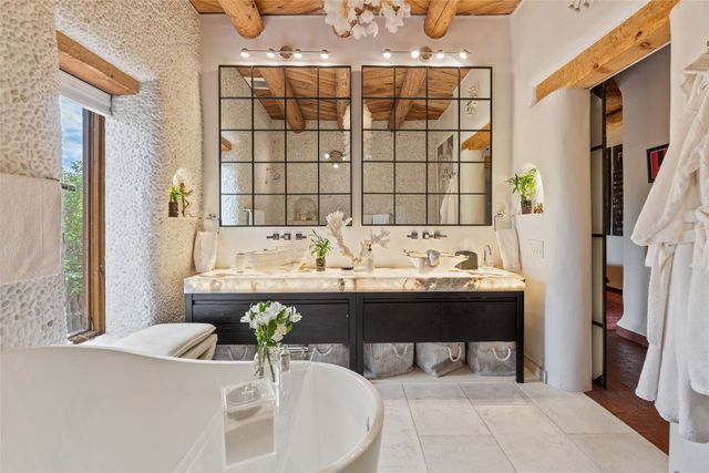 333 Magdalena Road, Santa Fe, NM 87501