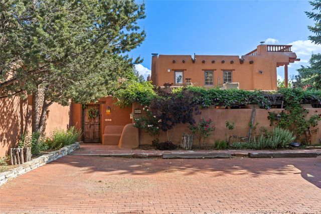 333 Magdalena Road, Santa Fe, NM 87501