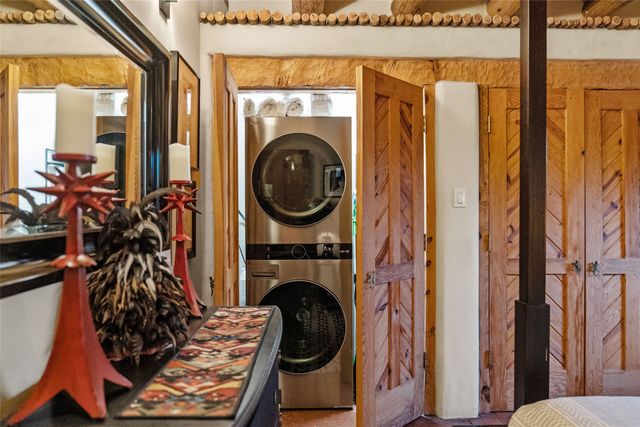 333 Magdalena Road, Santa Fe, NM 87501