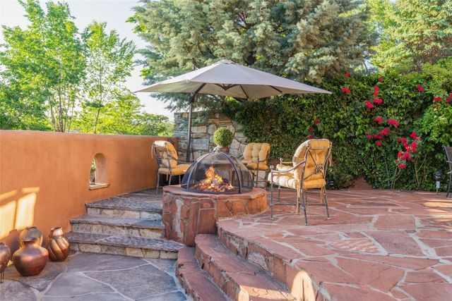 333 Magdalena Road, Santa Fe, NM 87501