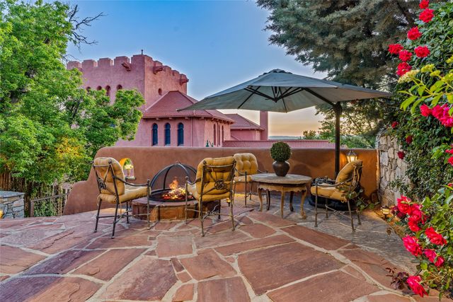 333 Magdalena Road, Santa Fe, NM 87501