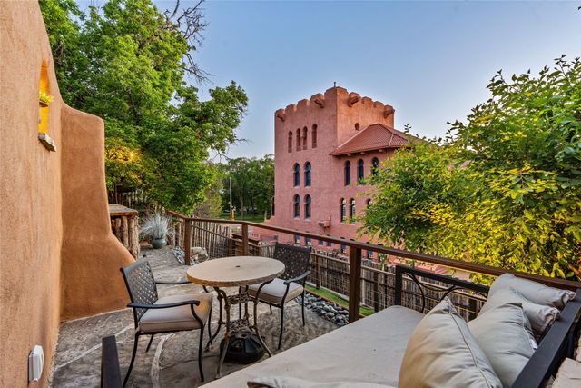 333 Magdalena Road, Santa Fe, NM 87501