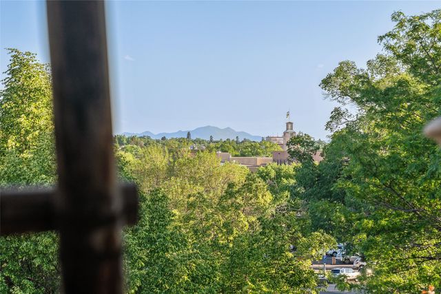 333 Magdalena Road, Santa Fe, NM 87501