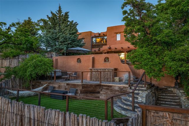 333 Magdalena Road, Santa Fe, NM 87501