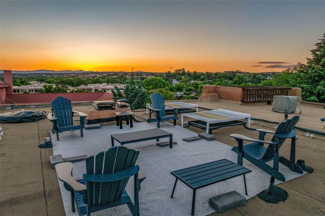 333 Magdalena Road, Santa Fe, NM 87501