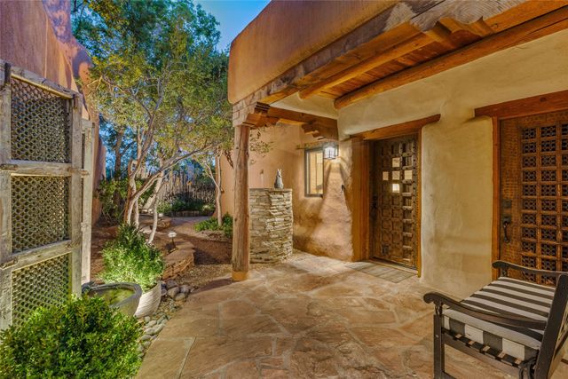 333 Magdalena Road, Santa Fe, NM 87501