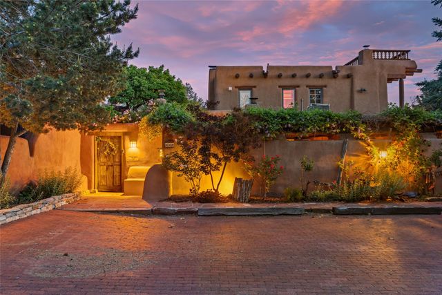 333 Magdalena Road, Santa Fe, NM 87501
