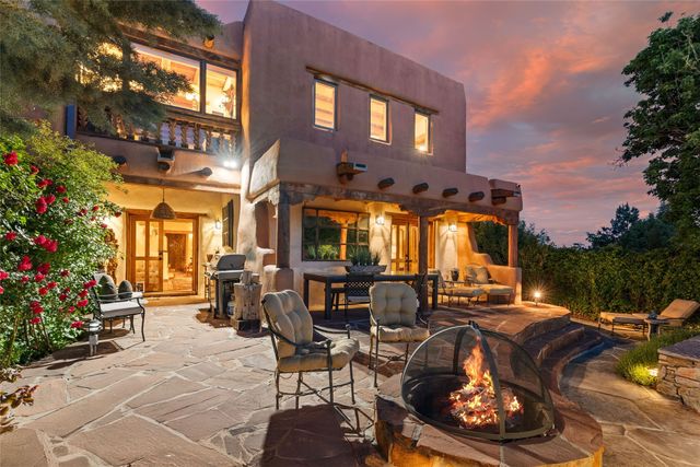 333 Magdalena Road, Santa Fe, NM 87501