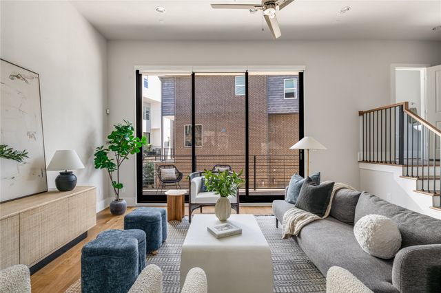 381 E Greenbriar Lane 401, Dallas, TX 75203