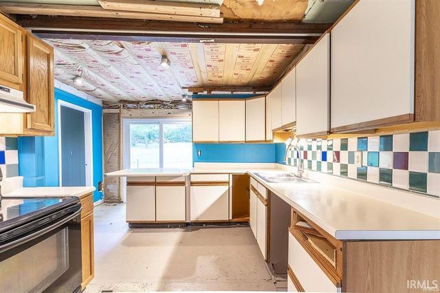 2717 E Stalf Road, Columbia City, IN 46725