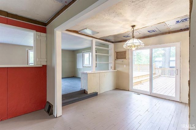 2717 E Stalf Road, Columbia City, IN 46725