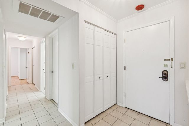 250 W Parliament Place 118, Mount Prospect, IL 60056