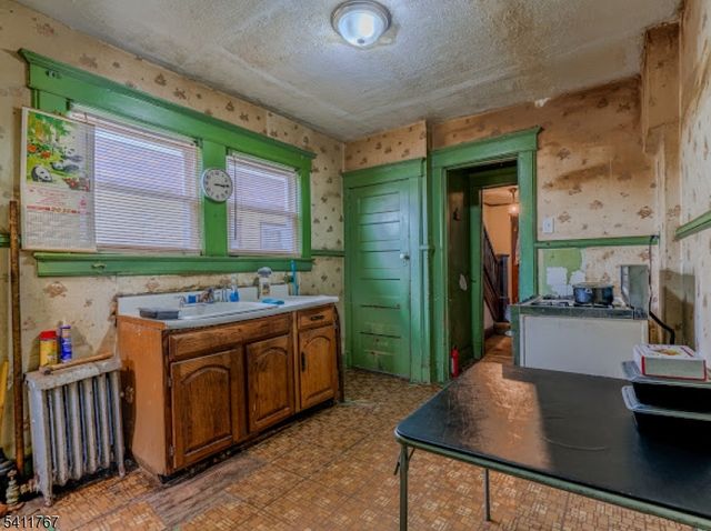 5 N 22Nd St, East Orange City, NJ 07017