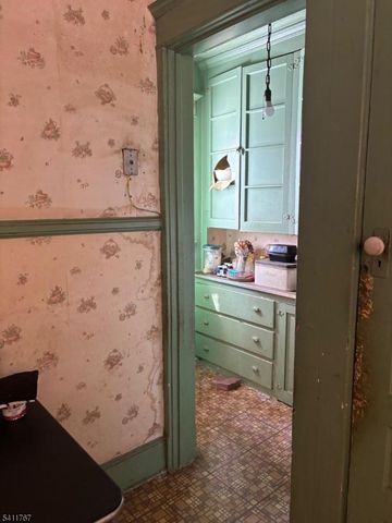 5 N 22Nd St, East Orange City, NJ 07017