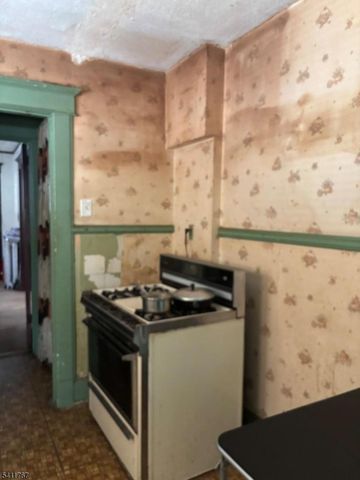 5 N 22Nd St, East Orange City, NJ 07017