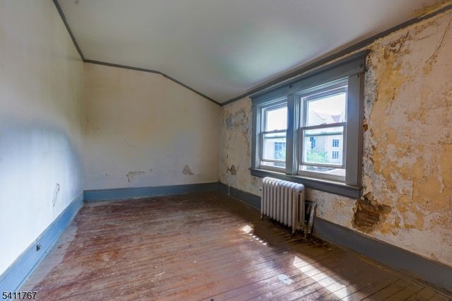 5 N 22Nd St, East Orange City, NJ 07017