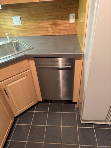 239 Old Farms Road APT 7B, Avon, CT 06001