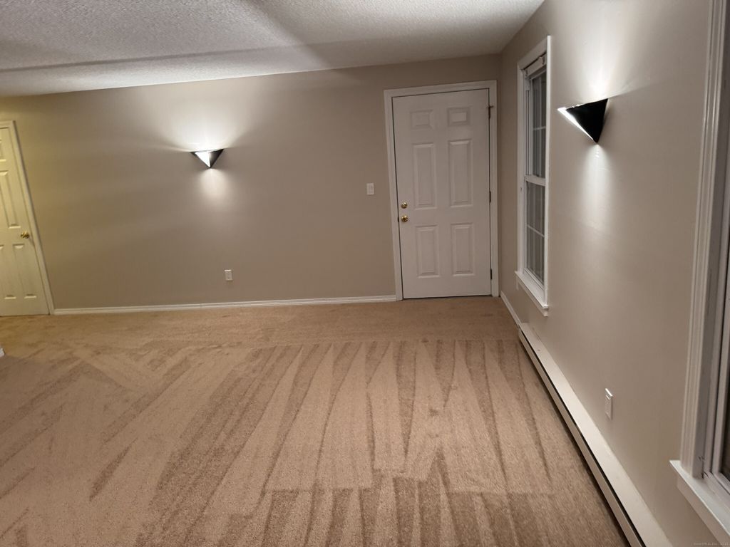 239 Old Farms Road APT 7B, Avon, CT 06001