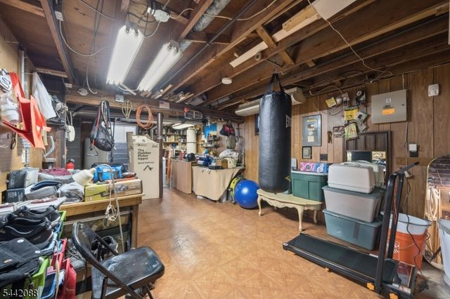 21 Spruce St, Carteret Boro, NJ 07008