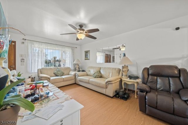 21 Spruce St, Carteret Boro, NJ 07008