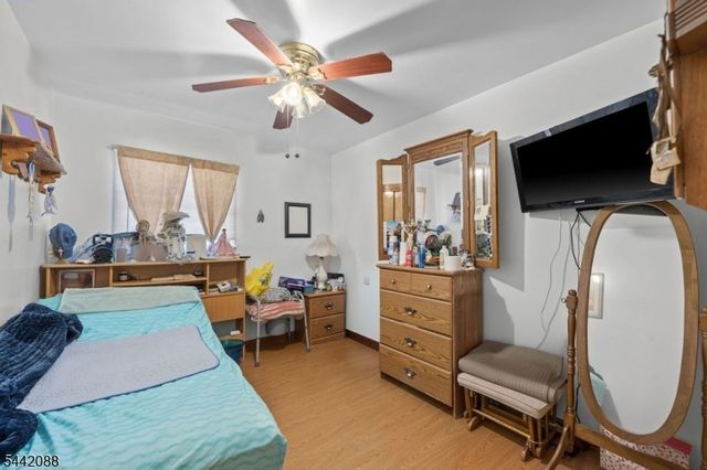 21 Spruce St, Carteret Boro, NJ 07008