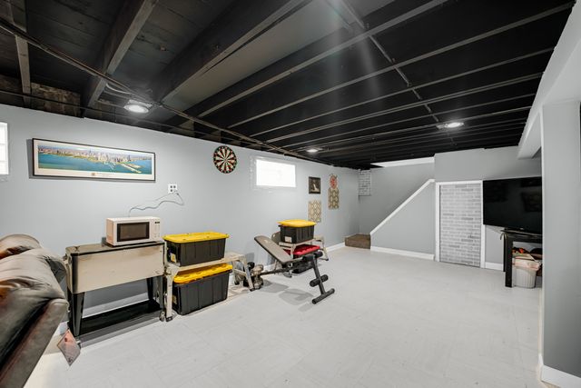 8627 S KOSTNER Avenue, Chicago, IL 60652