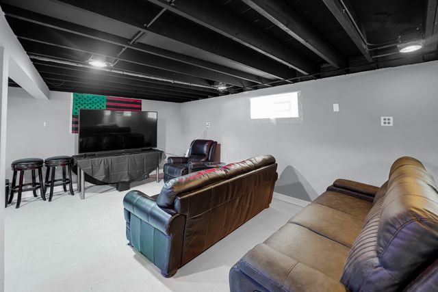 8627 S KOSTNER Avenue, Chicago, IL 60652