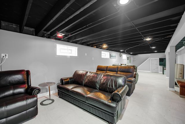 8627 S KOSTNER Avenue, Chicago, IL 60652