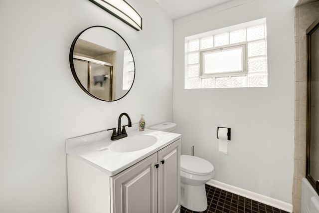 8627 S KOSTNER Avenue, Chicago, IL 60652