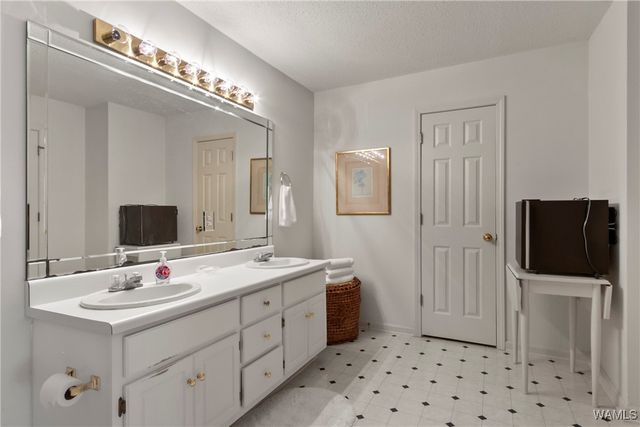 1414 River Ro, Tuscaloosa, AL 35406