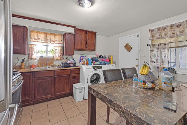 4541 S Laporte Avenue, Chicago, IL 60638