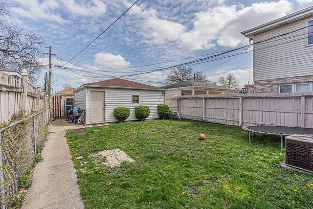 4541 S Laporte Avenue, Chicago, IL 60638