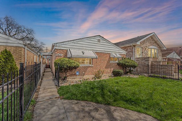 4541 S Laporte Avenue, Chicago, IL 60638