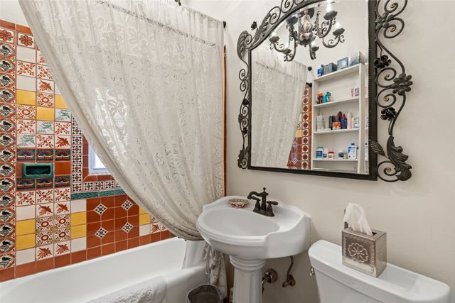 224 Artist Road 1, Santa Fe, NM 87501